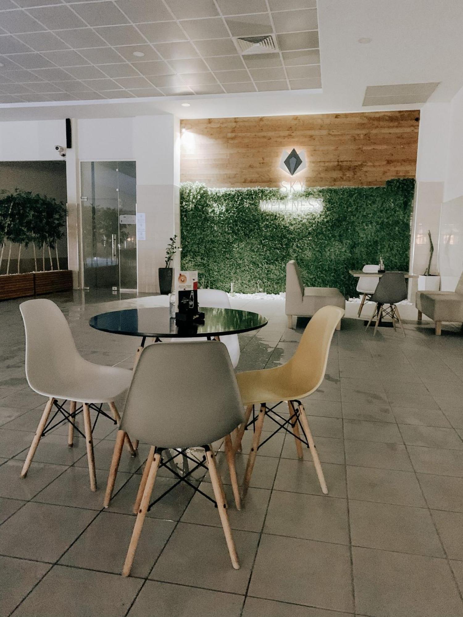 סקופיה Luxury Condo On 18Th Floor With Pool, Fitness, Parking Included. מראה חיצוני תמונה